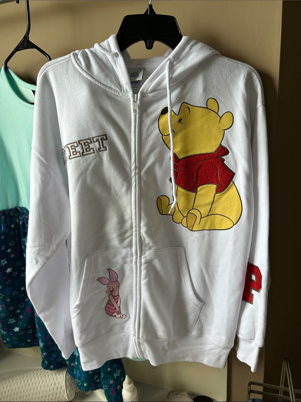 Disney Winnie the Pooh Full Zip Hoodie – White – Cozy & Adorable NWO tag